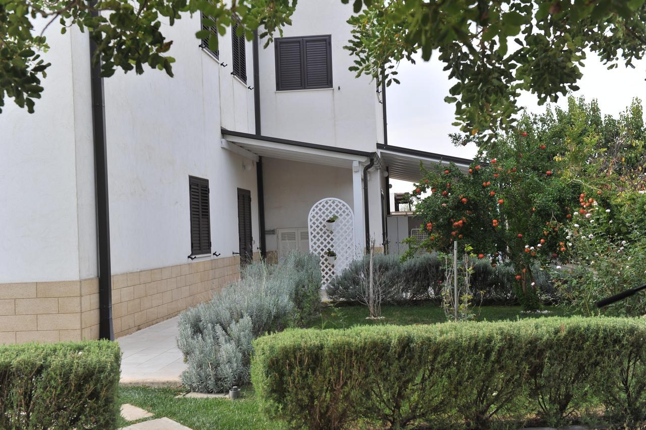 All'Ombra Del Carrubo - Metaponto Exterior photo